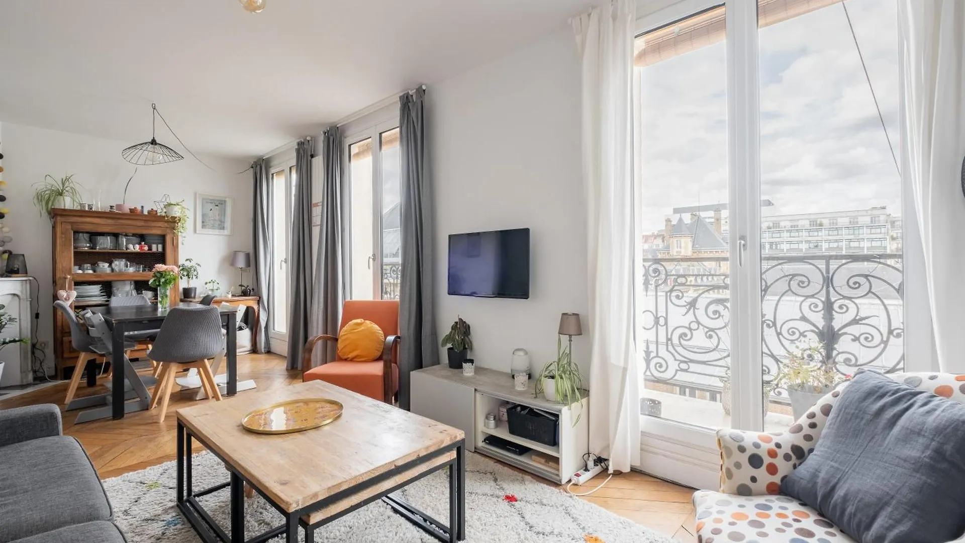 Veeve - Parisian Vistas Apartment France