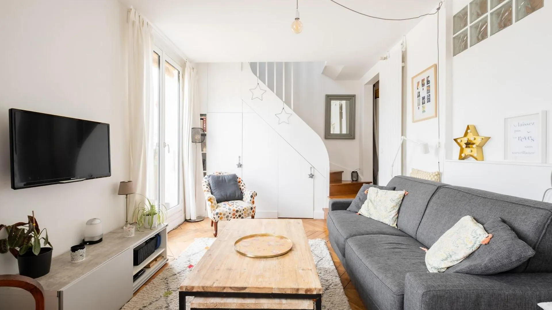 Veeve - Parisian Vistas Apartment Paris